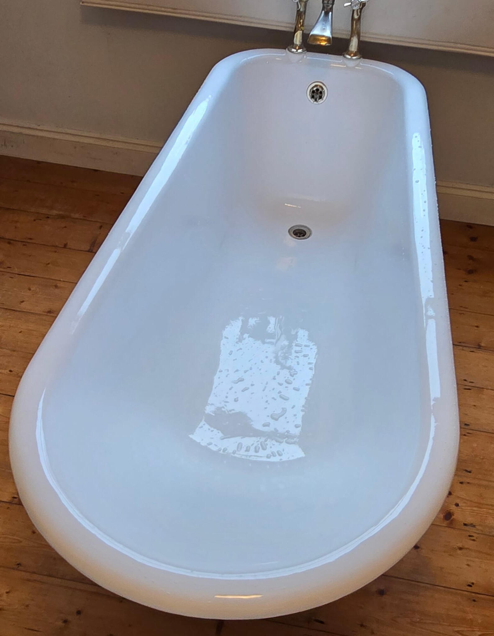 Cast iron bath re-enamelling and resurfacing in Thatcham, Newbury